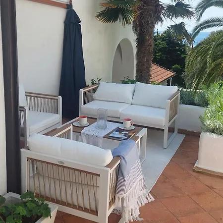 Apartament With Parking Space Pjescana Uvala, Pula - 27435